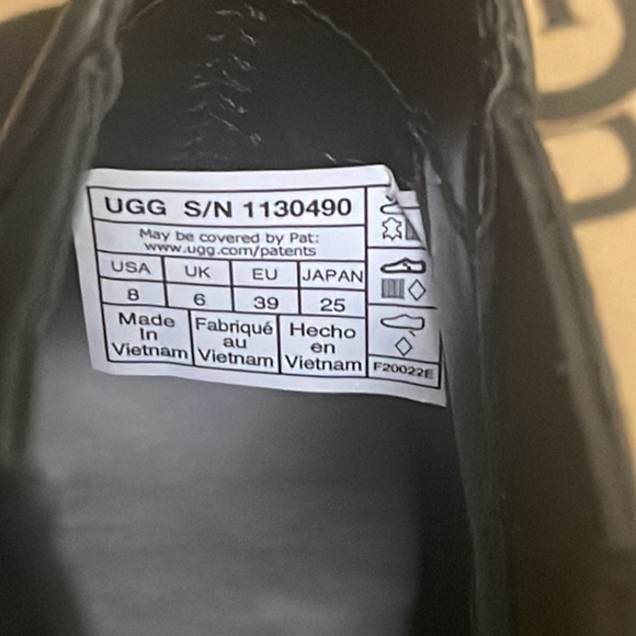 NIB UGG Merina Waterproof Leather Platform
Boots - Picture 14 of 17